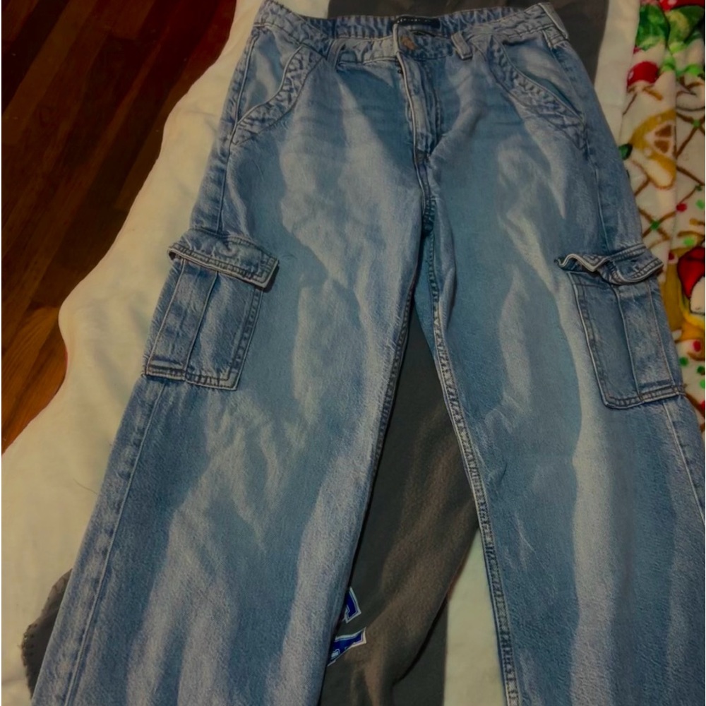 Light blue washed Areopostale high rise wide legged jeans. Size 10